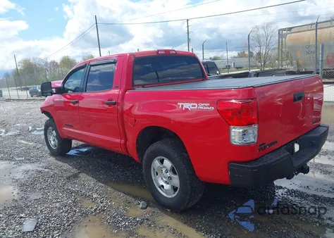 2013 Toyota Tundra Grade 5.7L V8 z USA, uszkodzony, nr VIN 5TFDW5F17DX272457